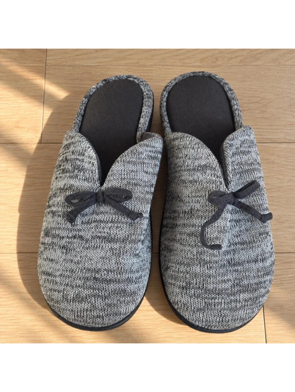 Isotoner Womens 9.5-10 Gray Heather Memory Foam Slip On Slippers NWOT
